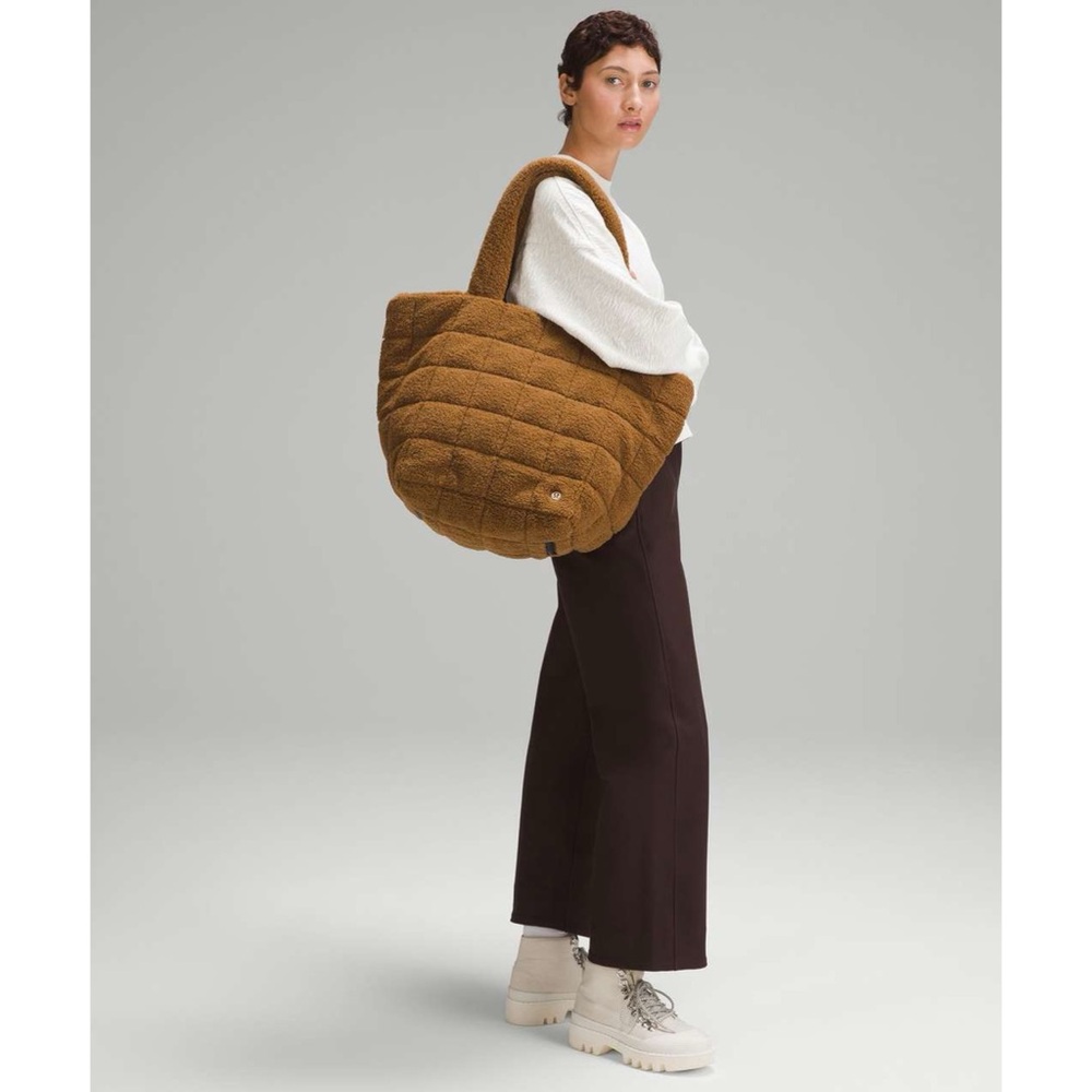 Lululemon Quilted Grid Tote 26L
